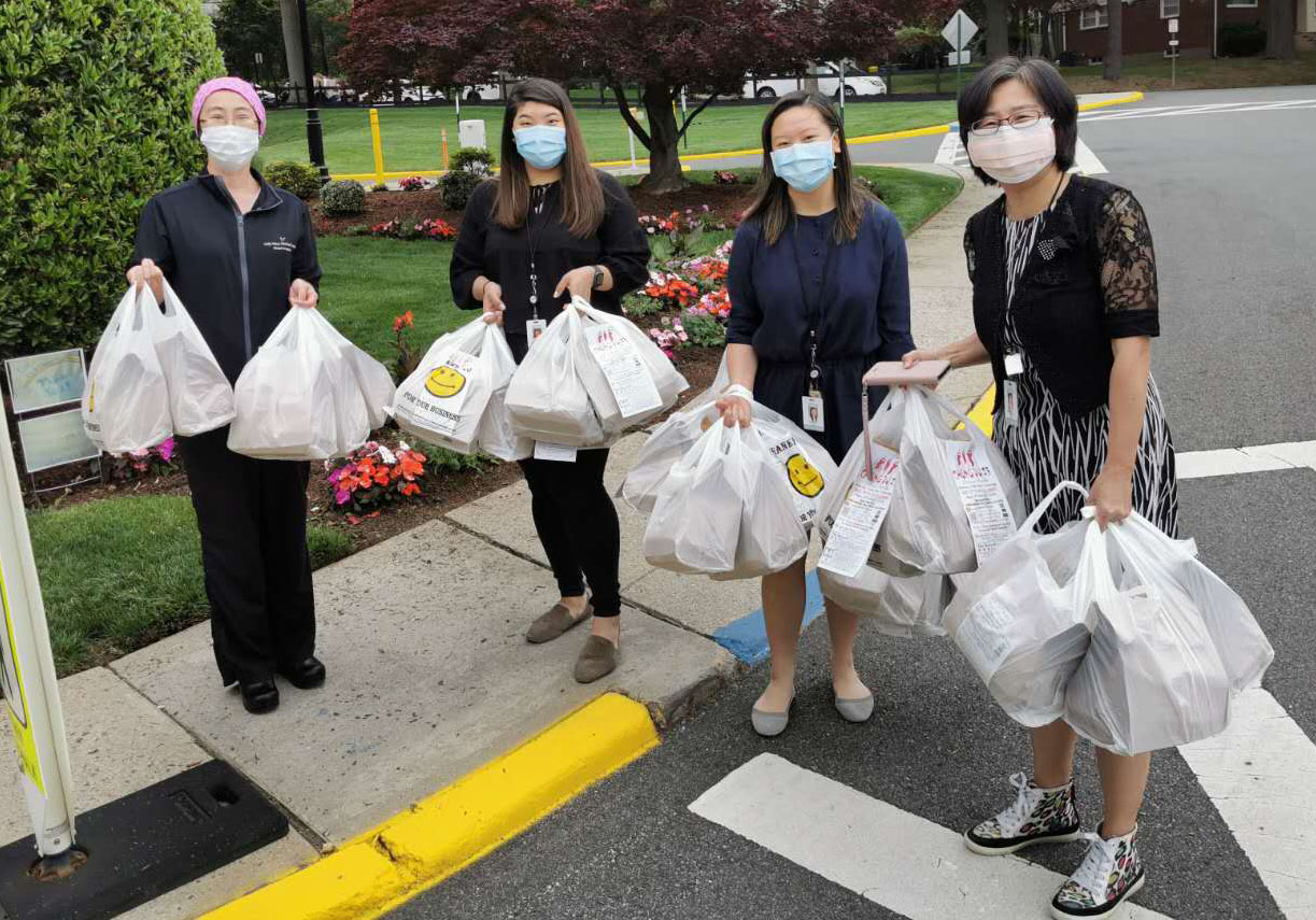 Staff receives Chengdu 23 meal donations